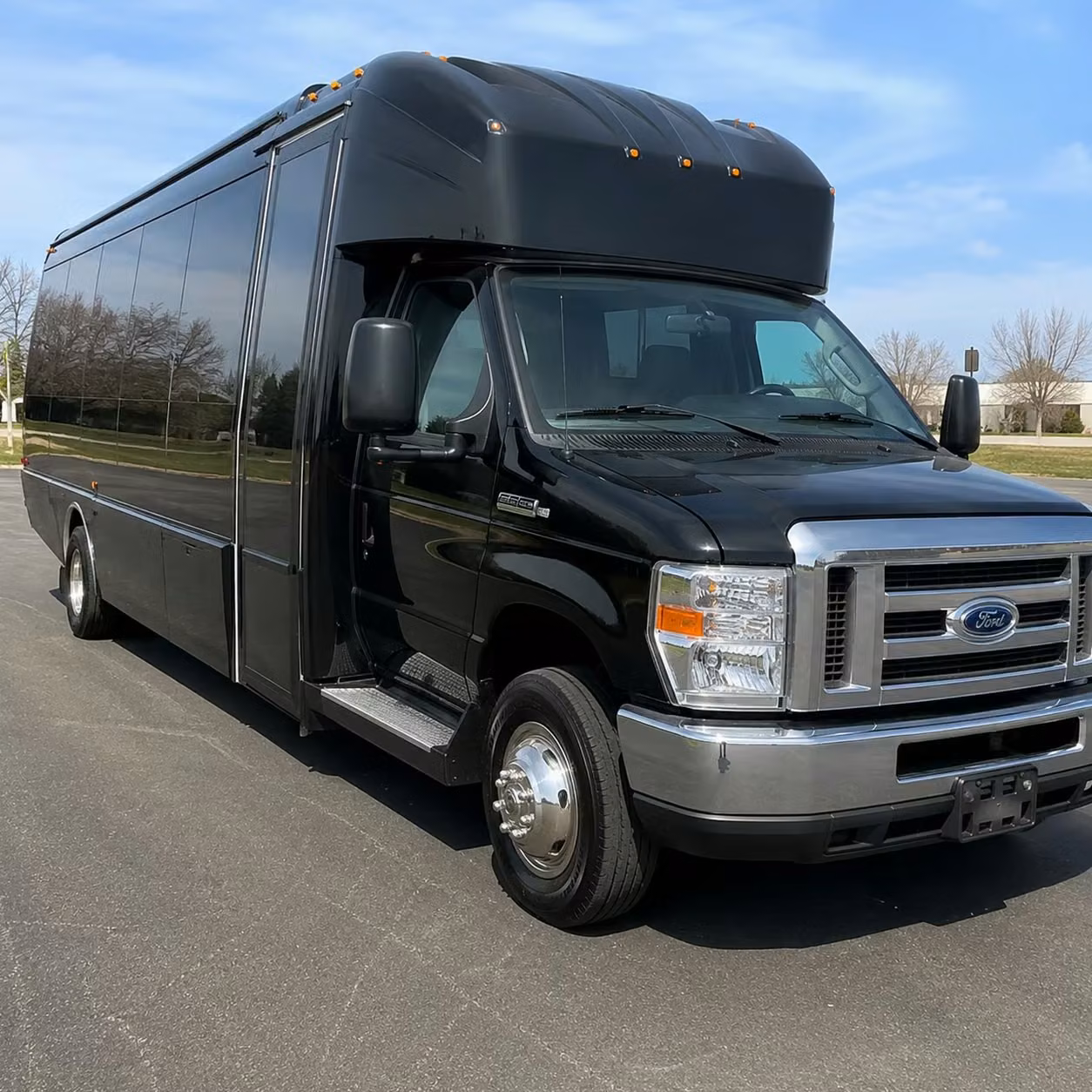 book a party bus to ak chin pavilion for your group s next big show